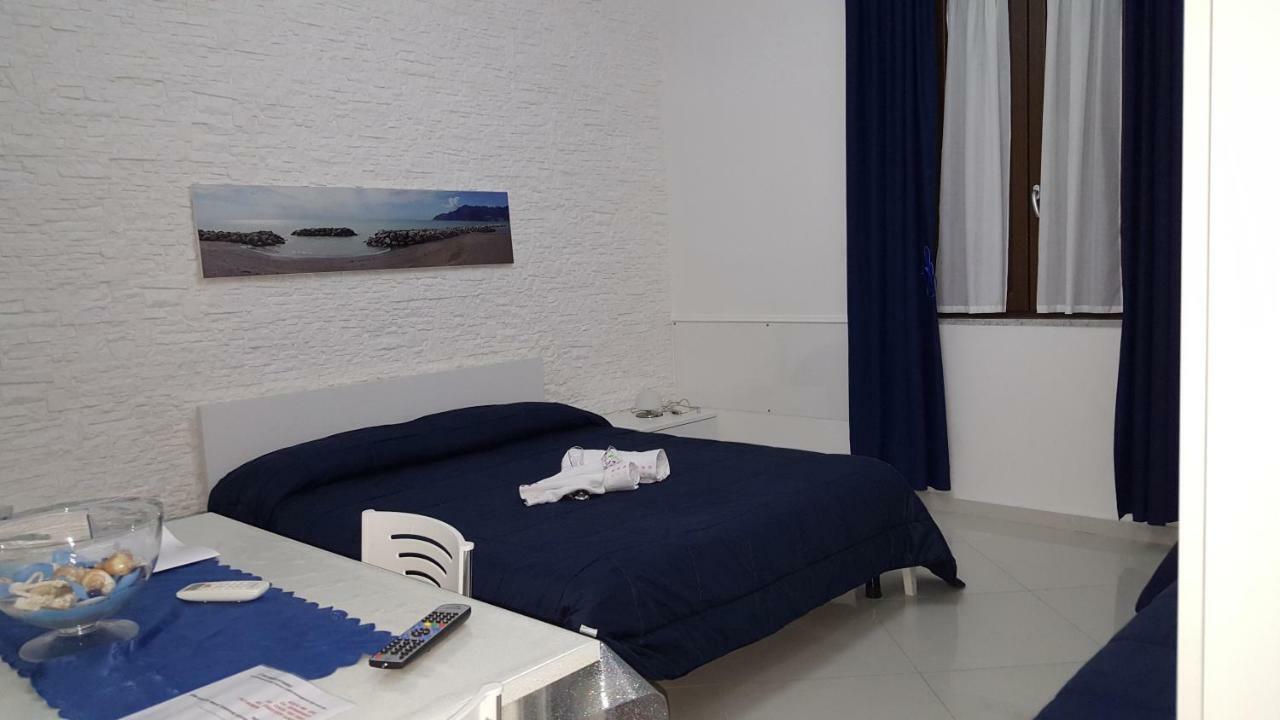 Al Porticciolo Bed & Breakfast Salerno Luaran gambar