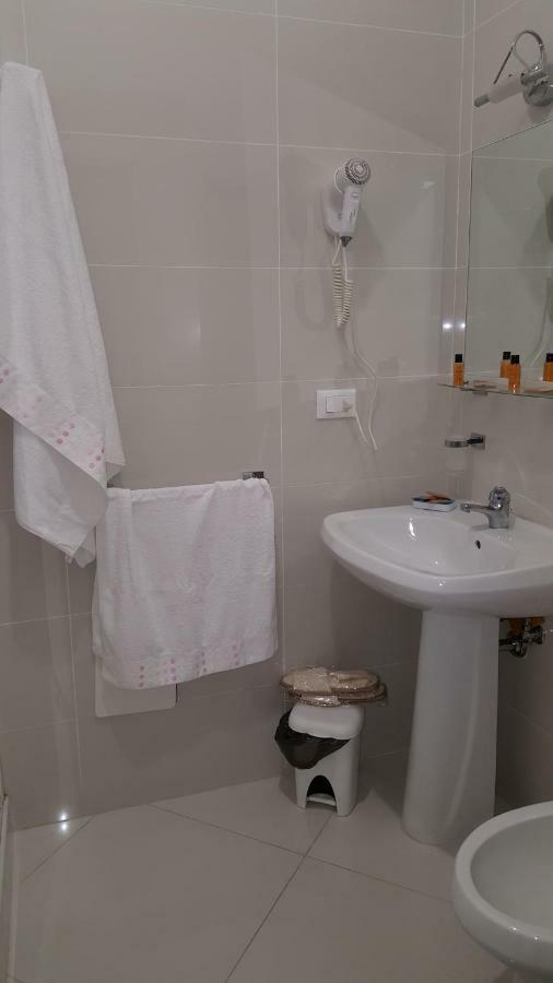 Al Porticciolo Bed & Breakfast Salerno Luaran gambar