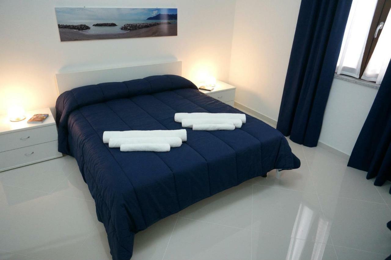 Al Porticciolo Bed & Breakfast Salerno Luaran gambar