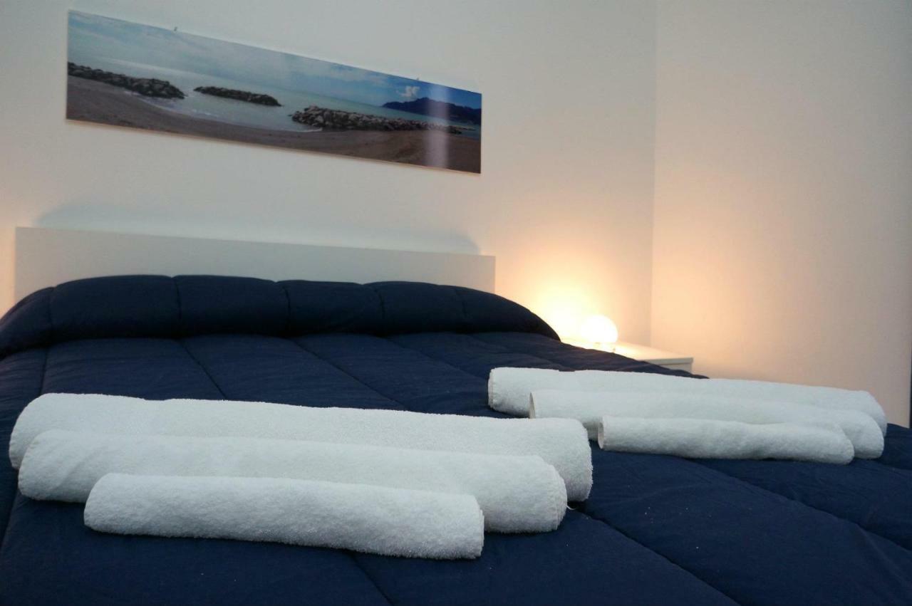 Al Porticciolo Bed & Breakfast Salerno Luaran gambar