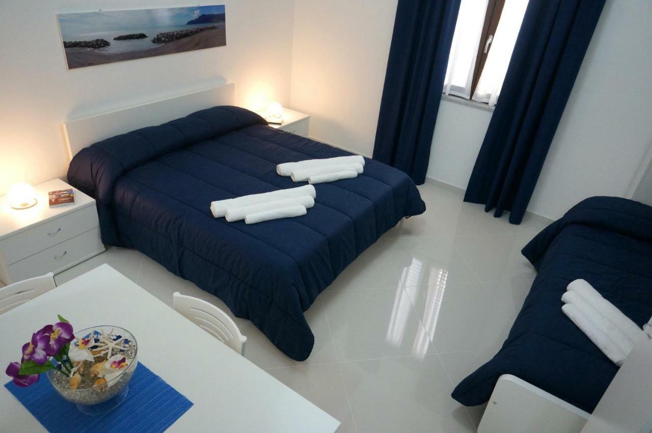 Al Porticciolo Bed & Breakfast Salerno Luaran gambar