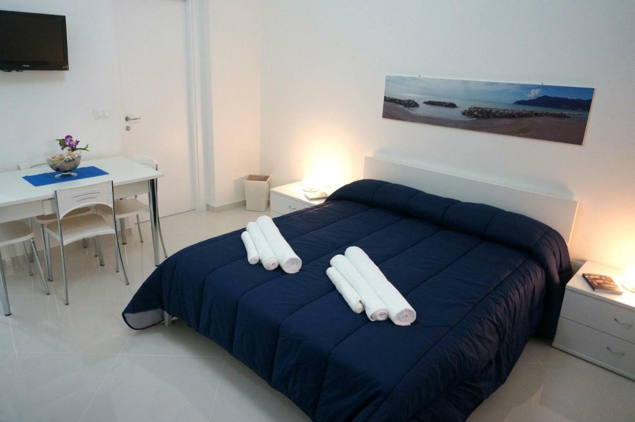 Al Porticciolo Bed & Breakfast Salerno Luaran gambar