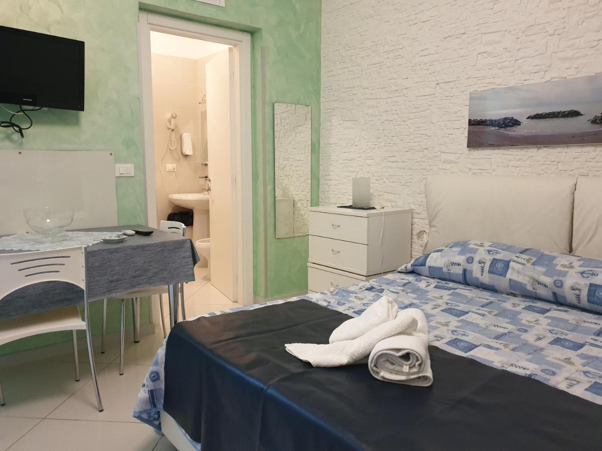 Al Porticciolo Bed & Breakfast Salerno Luaran gambar